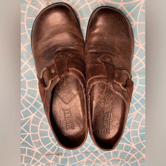 💛TODAY***$23***Born dark brown clogs with antique gold hardware, leather uppers - Picture 2 of 4